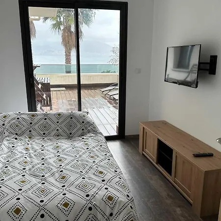 Escape To Calm With Sea View Lejlighed