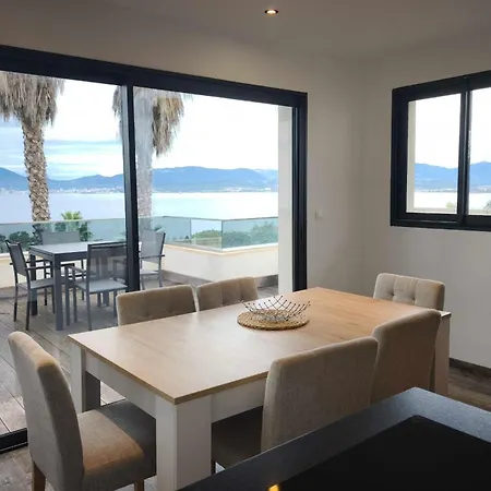 Escape To Calm With Sea View Daire *