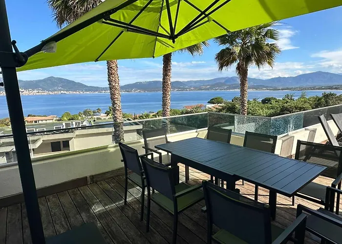 Escape To Calm With Sea View Daire