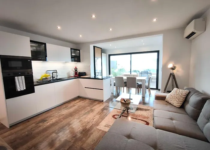 Escape To Calm With Sea View Apartment Grosseto-Prugna